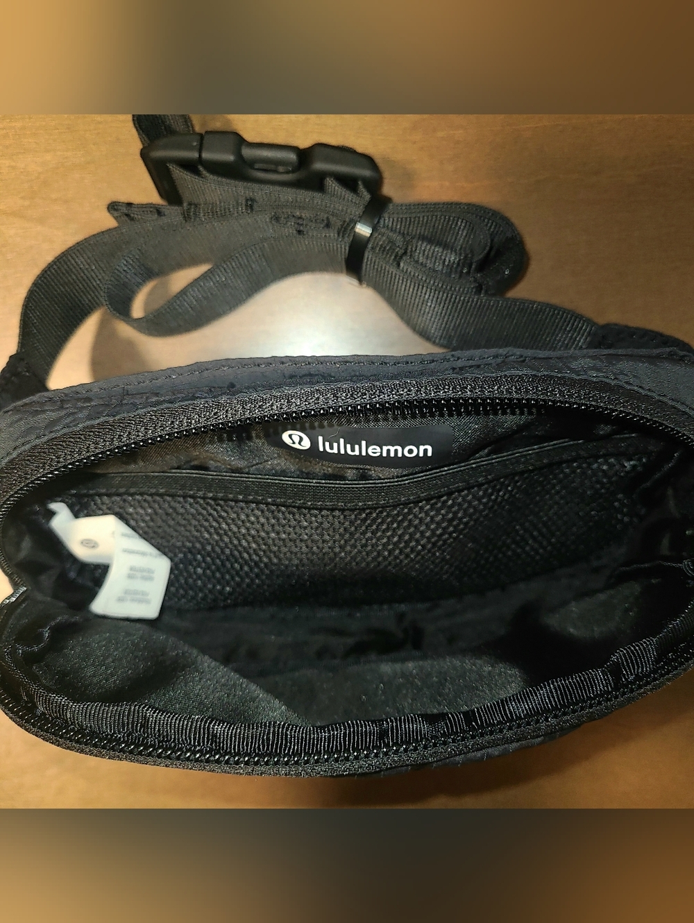 ✨️SOLD✨️ - Lululemon Hip Pack - Picture 2 of 2